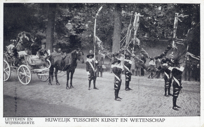 99837 Afbeelding van een wagen van de faculteit Letteren en Wijsbegeerte in de gekostumeerde optocht de Wijsheid en de ...